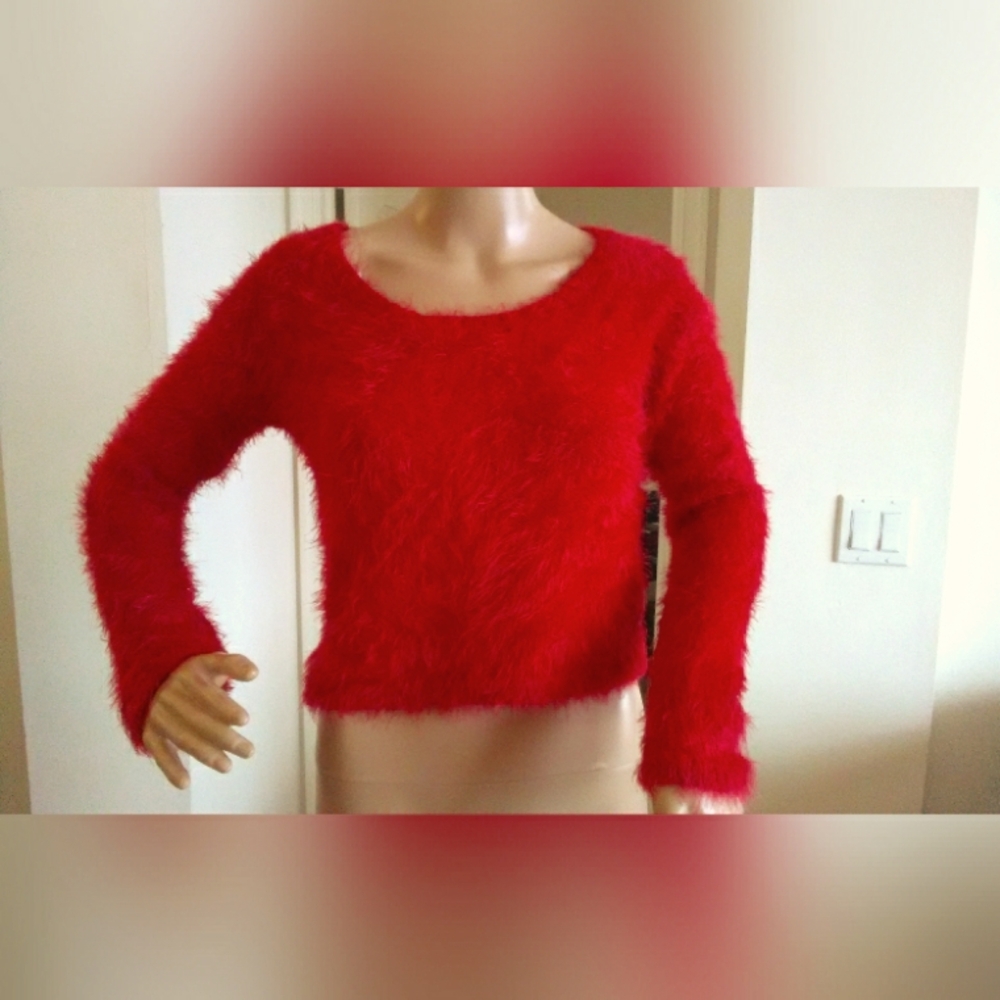 BNWOT VINTAGE SUPER FUZZY GUSHY SOFT SWEATER BY WET SEAL SZ. SM CROPPED ♥️ RED